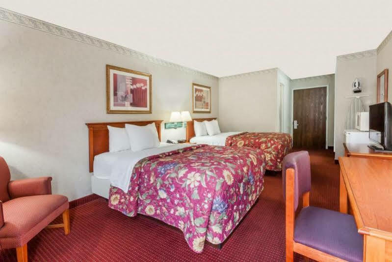 Red Roof Inn Martinsburg Exterior photo